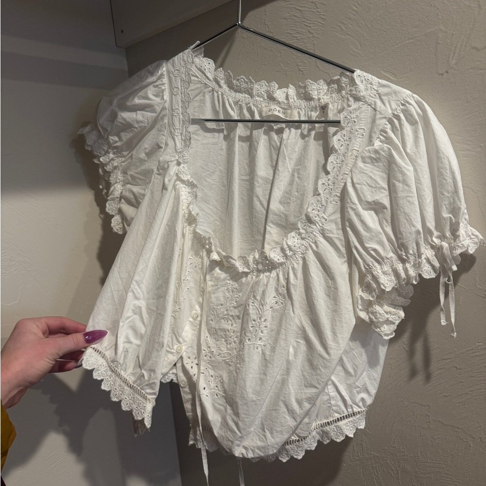Doen Nera Top White Lace-Trimmed Blouse Size S